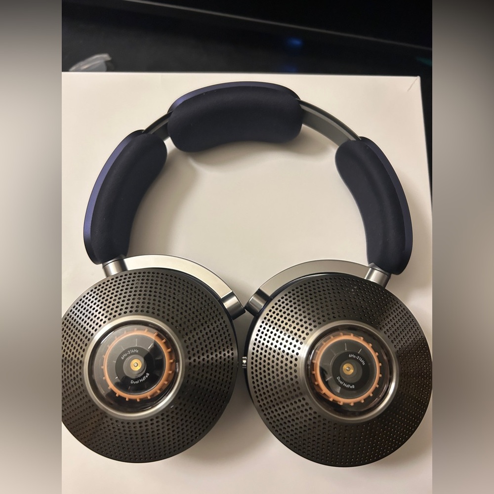 Dyson Stylish Blue and Silver Over-Ear Headphones - Picture 2 of 9
